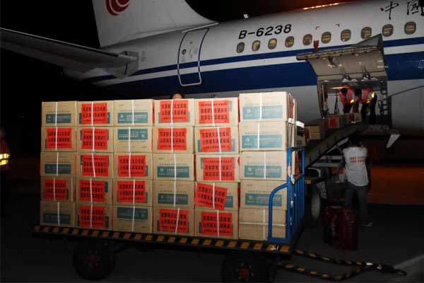 汶川地震时恒峰官网g22包机支援灾区